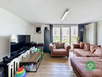 Instapklare gezinswoning met drie slaapkamers te huur in het centrum van Moere