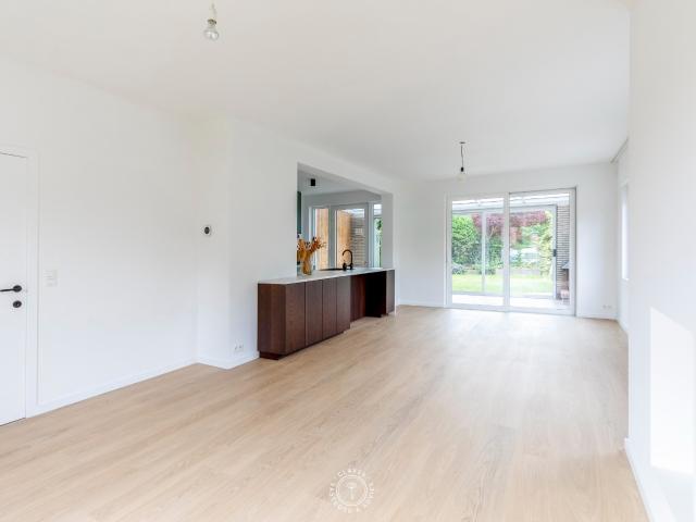 Instapklare gezinswoning met garage en tuin