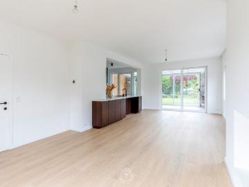 Instapklare gezinswoning met garage en tuin