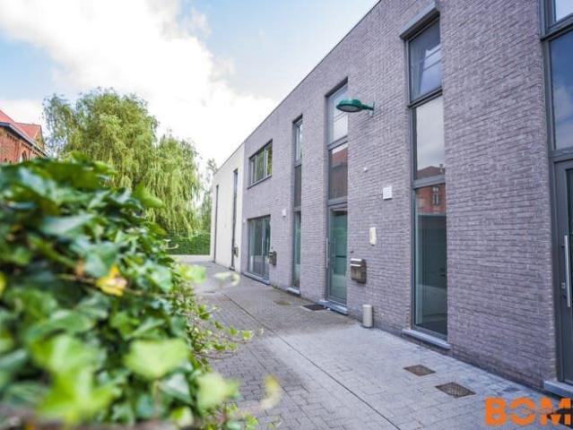 Instapklare gezinswoning met gezellige tuin