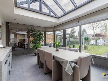 Instapklare laagbouwvilla 178 m² met 4 slaapkamers, garage en tuin 335 m² in Edegem