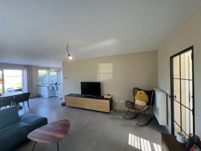 Instapklare recente woning 2022 met garage en tuin