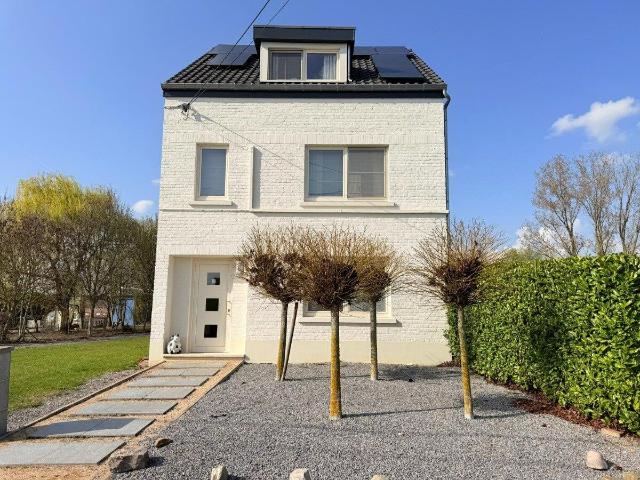 Instapklare ruime woning met 3 slpks en tuin in Geetbets