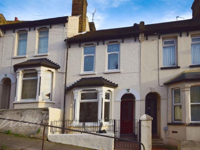 Institute Road, Chatham ME4, 3 bed terraced house to rent, £1,450 pcm | PrimeLocation