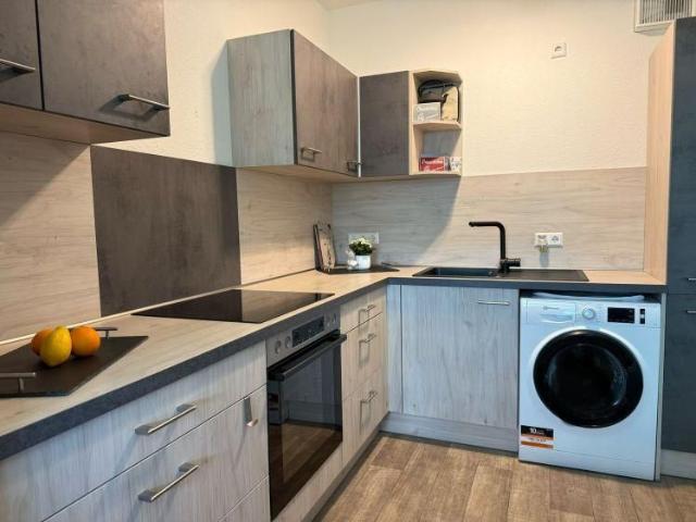 Ins 11. OG mit Lift Südbalkon EBK EINBAU mögl * !