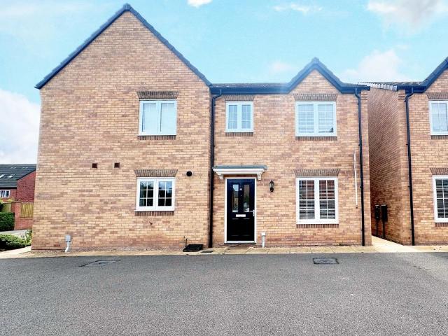 Insall Way, Auckley, DONCASTER 3 bed house to rent £1,050 pcm £242 pw
