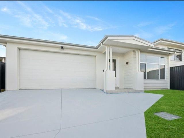 INSPECT NOW! AVAIL NOW! BRAND NEW BEAUTIFUL 4 BEDROOM HOUSE WITH SEPARATE GRANNY FLAT