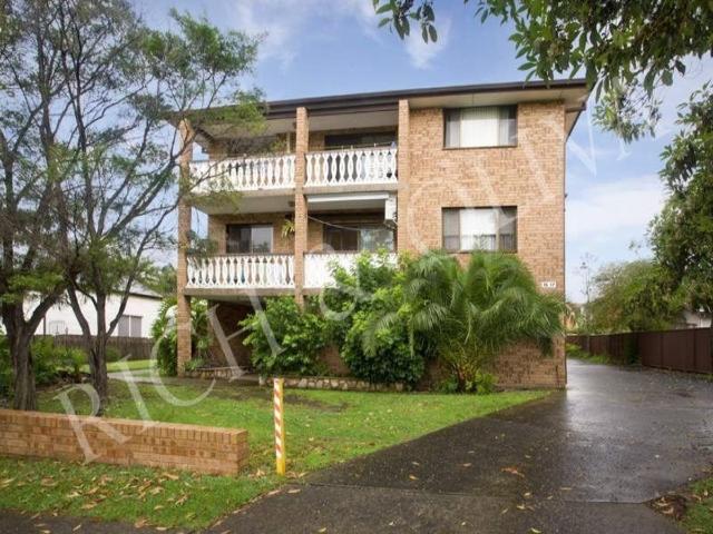 DEPOSIT TAKEN @ $550 pw Spacious Two Bedroom Unit!