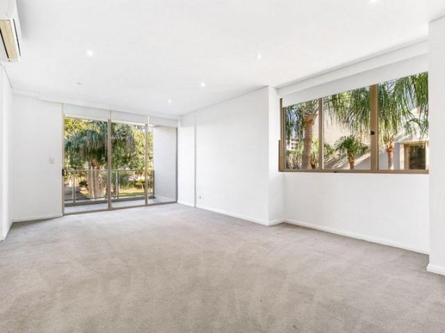 INSPECTION BY APPOINTMENT ONLY Split level 2 bedroom apartment in Jewel