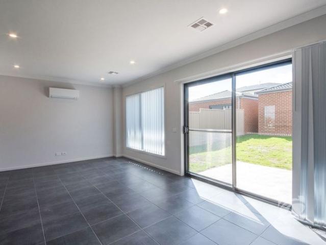 INSPECTION WILL IMPRESS – SPACIOUS FAMILY LIVING IN GREAT LOCATION