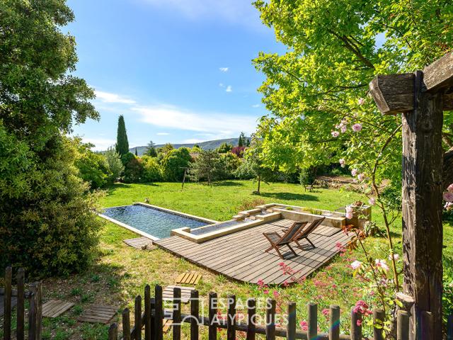 Inspiration artistique et lignes claires pour ce cottage en Provence
