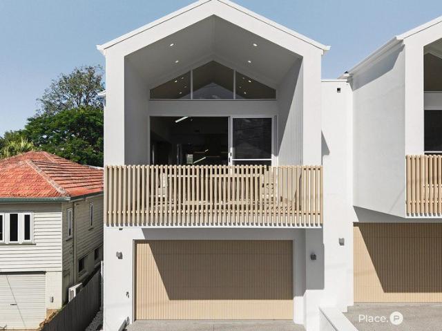 Inspiring City and Story Bridge Vistas in this Brand New Abode