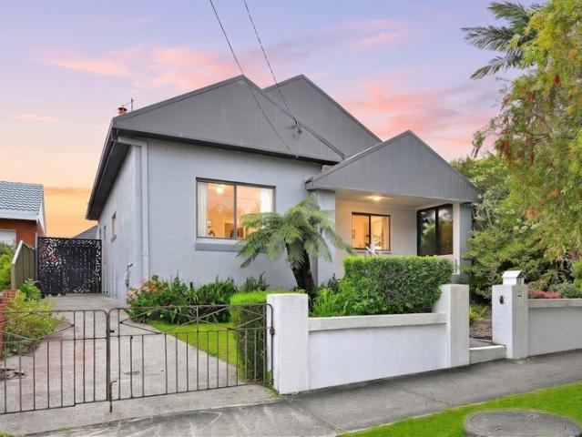 Inspiring Freestanding Period Home with North Facing Garden