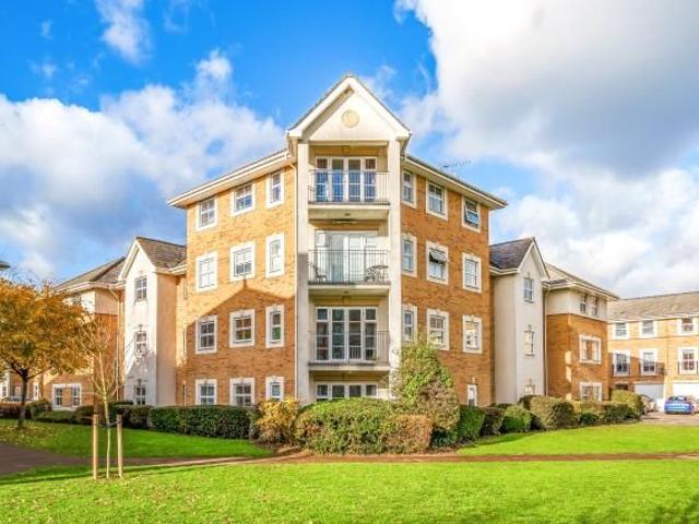 International Way, Sunbury On Thames, Sunbury On Thames TW16, 2 bed flat to rent, £1,750 pcm | PrimeLocation