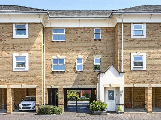 International Way, Sunbury On Thames, Surrey TW16, 2 bed maisonette to rent, £1,750 pcm | PrimeLocation