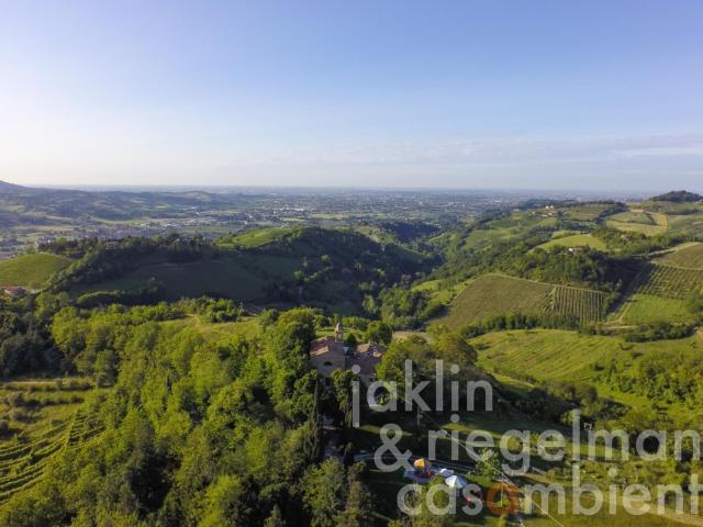 Intero complesso parrocchiale con chiesa del Settecento in p. 560m² Cesena