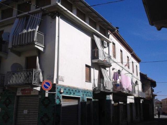 INTERO STABILE in vendita a Livorno Ferraris