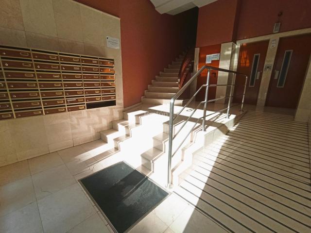 INTERESANTE PISO EXTERIOR Y LUMINOSO EN ZONA UNIVERSIDAD