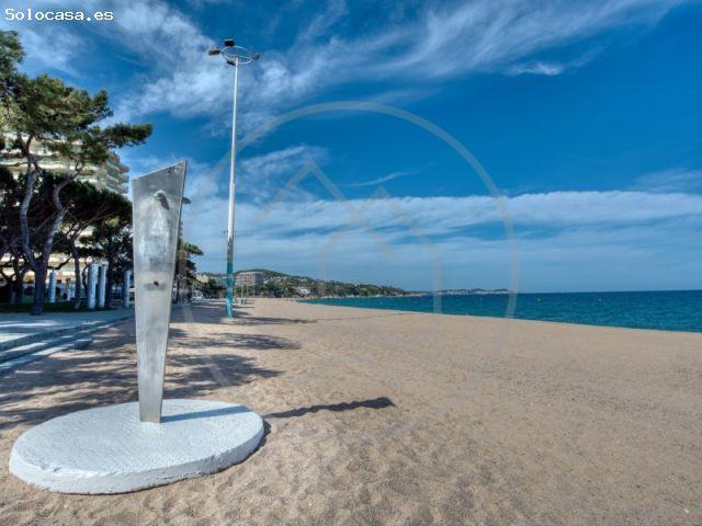 Interesante primera línea en Platja dAro