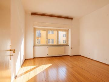 Interessante appartamento 3,5 locali in locazione con balcone in curata palazzina di sole cinque unità