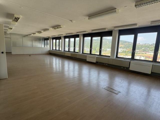 Interessante operazione a reddito, edificio 100% commerciale