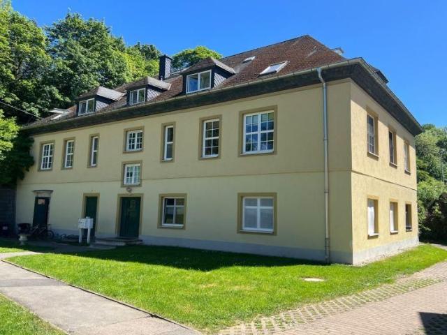 Interessante Wohnung im 1. OG mit EBK und großer Terrrasse