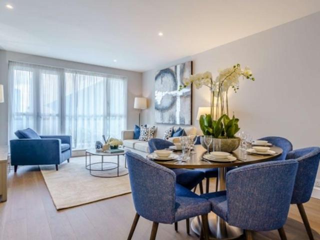 Interior Designed 2 Bed Waterfront Apartment