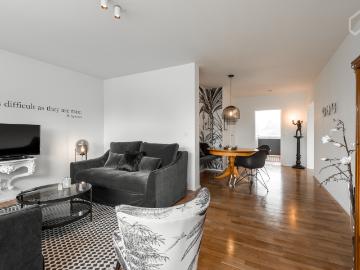 Interior designer apartment, spacious & stylish, central, quiet, for singles, couples or small families