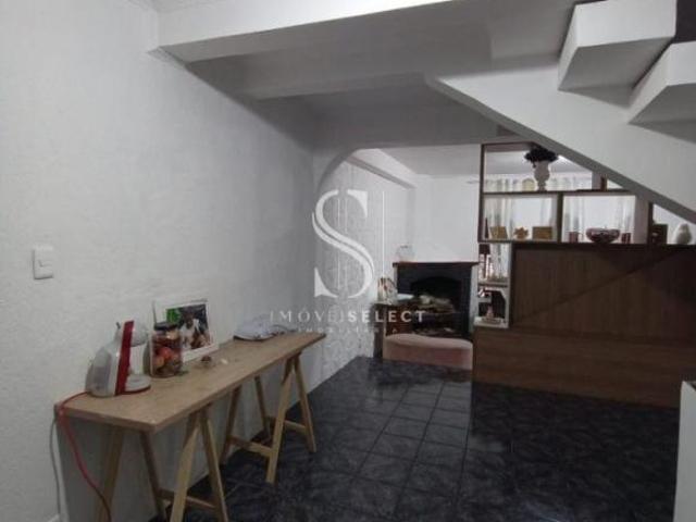 Interlagos Casa de 160m² com 3 dormitórios/1 suite, 3 banheiros e 2 vagas