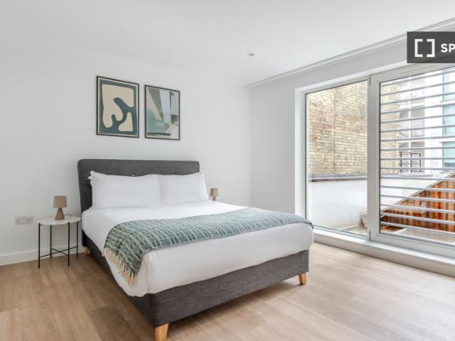 Into Cafe, 102 Middlesex Street, London, E1 7EZ, United Kingdom | 1 bed apartment for rent #171762170 | Rentberry