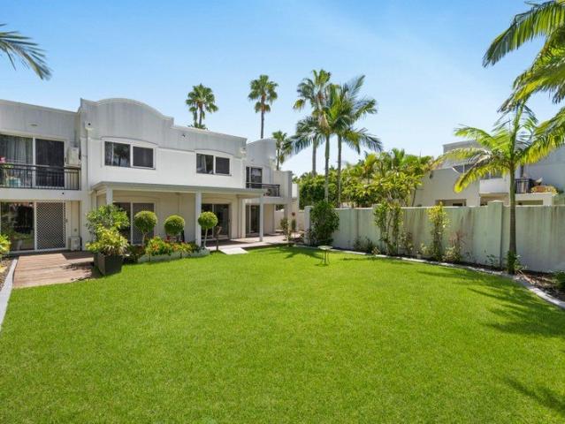 Introducing 10 Parkview a rare single level villa with exceptional outdoor space in the heart of Adelphi Springs