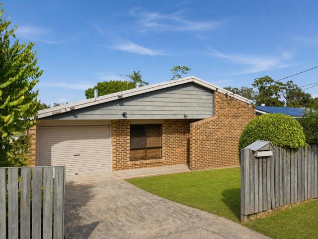 Introducing The Family Entertainer. Space & Comfort. Two Living Areas, Superb Outdoor Entertaining & Drive Through Access
