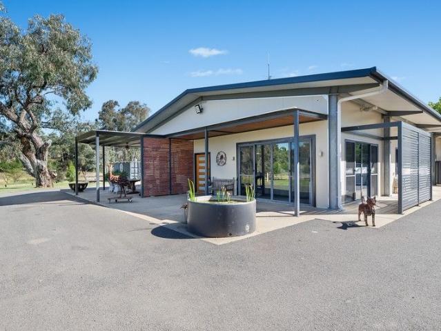 Introducing a True Diamond: 92 Packham Drive