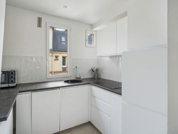 Invalides / rue Surcouf, Paris Amsterdam Apartments for Rent