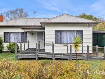 Invest, buy your first home or look to downsize in this excellent location