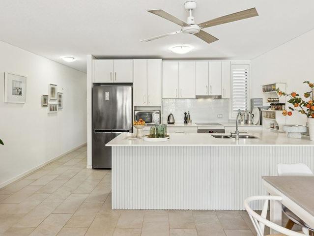 Invest, downsize or escape single level coastal apartment that fits all