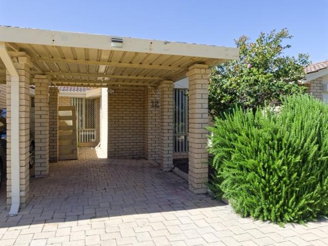 INVEST OR NEST IN THIS POPULAR LOCATION!
