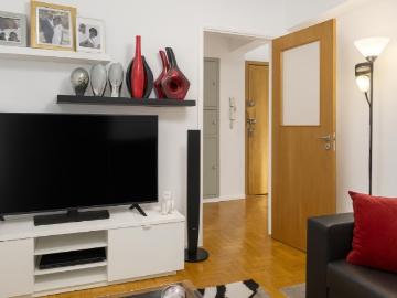 INVESTIDORES, ATENÇÃO! Apartamento T3 em Monte Abraão com elevado potencial de valorização