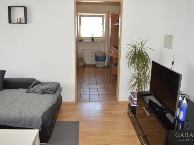 Investieren in Betongold 2 Zimmer Wohnung mit Außen Stellplatz und Balkon sucht neuen Investor!
