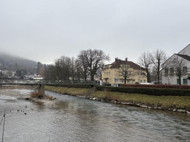 Investieren in die Zukunft – Mehrparteienhaus in toller Lage mit großem Geschäftslokal!