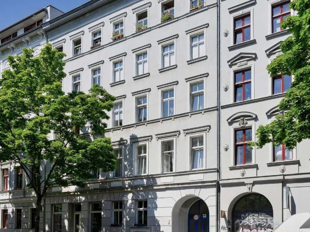 Investieren in Kreuzberg! Gründerzeit Wohnung + 3 Zimmer + nahe Paul Lincke Ufer + Provisionsfrei