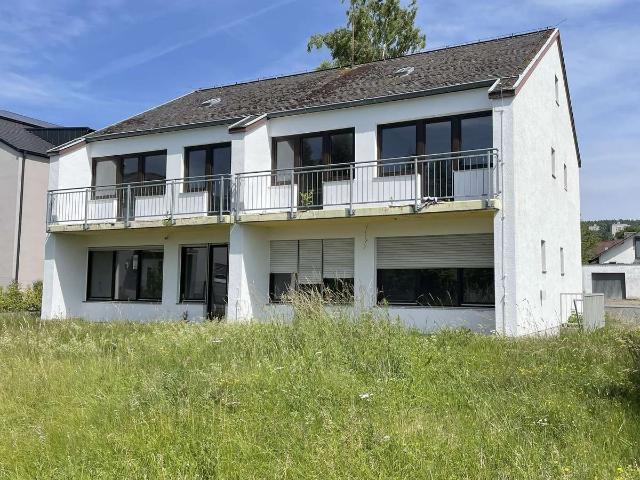 Investieren oder selbst einziehen Doppelhaus mit 2 renovierten Wohnungen