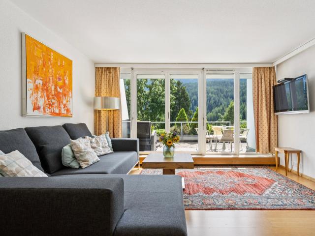Investieren oder Wohnen in Scuol: Erst /Zweitwohnsitz, 3.5 Zimmer Terrassenwohnung