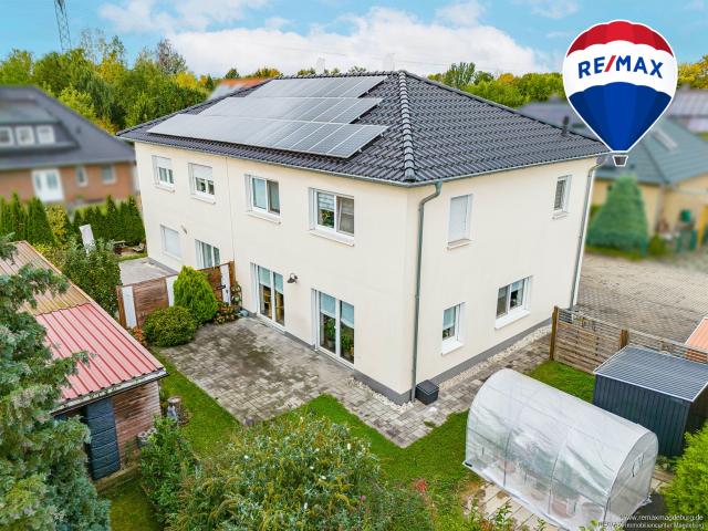Investieren statt spekulieren Doppelhaus mit PV in vermietungssicherer Lage