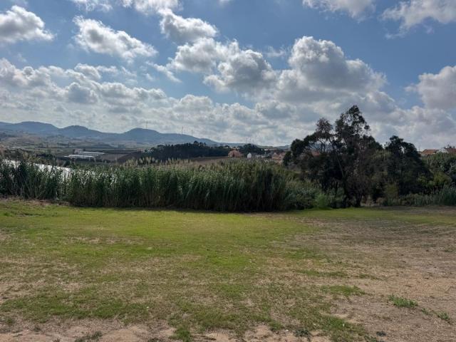 Investimento com Potencial de Construção Habitação | 2.520 m² junto a Torres Vedras e às Praias