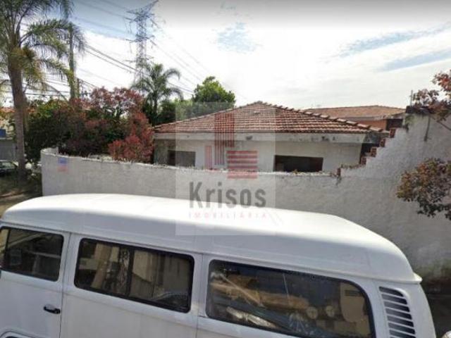 Investimento Imperdível: Terreno com Casa em Esquina Estratégica!