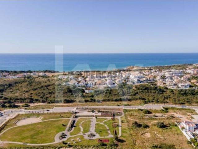 INVESTIMENTO Terreno para Construção de 34 Fogos, px da Marina de Albufeira