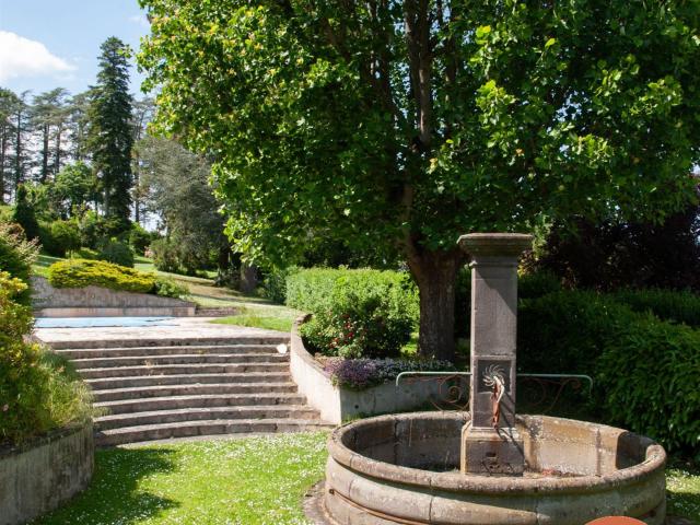 Investissement d'exception aujourd'hui, Lieu de vie demain 265m² Saint Genest Lerpt