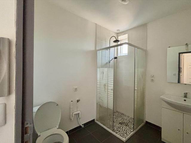 Investissement Immobilier Immeuble De Rapport Avec Parking F. 192m² Pont Saint Esprit