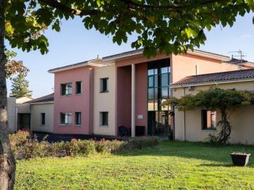 INVESTISSEMENT LOCATIF – Saint Angeau – Ehpad Residence les Jonquilles 8,04% de rentabilité